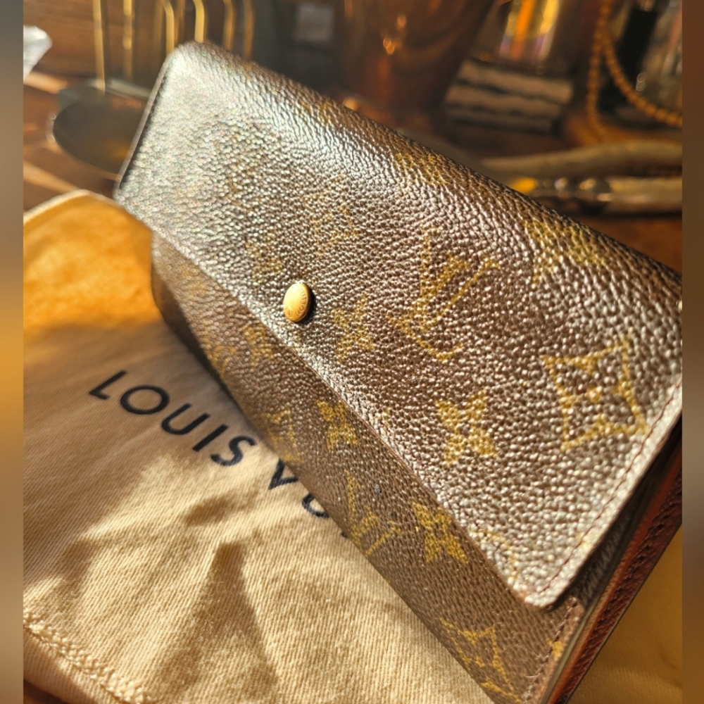 Louis Vuitton Sarah Monogram Wallet - Picture 1 of 5